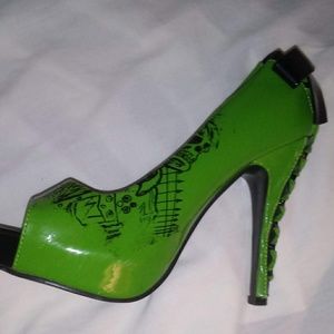 Women's size 6.5 Hi Heels